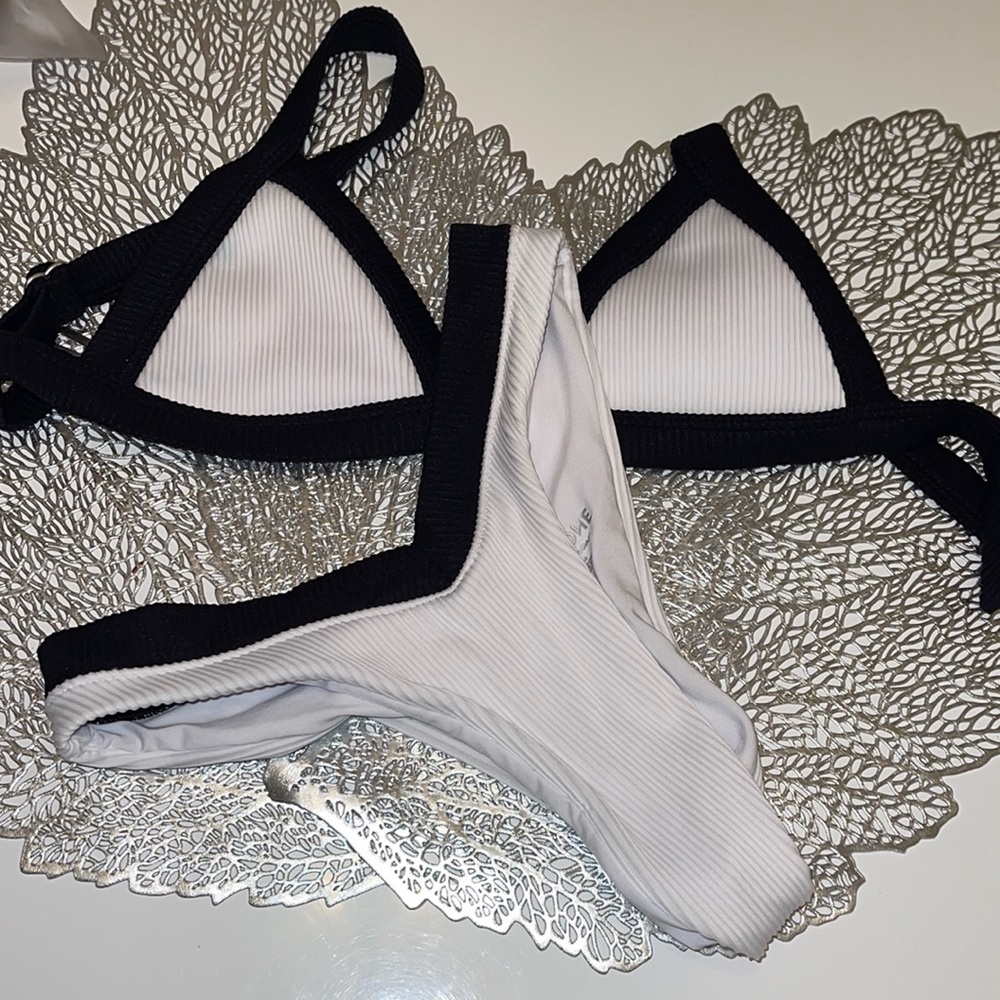 Oneone Swimwear set (Kameron & Jesse)-BW